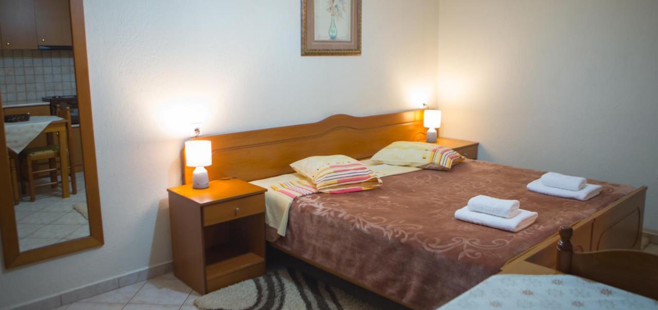 Avgi Apartment กาโต ลูตรากี ภายนอก รูปภาพ